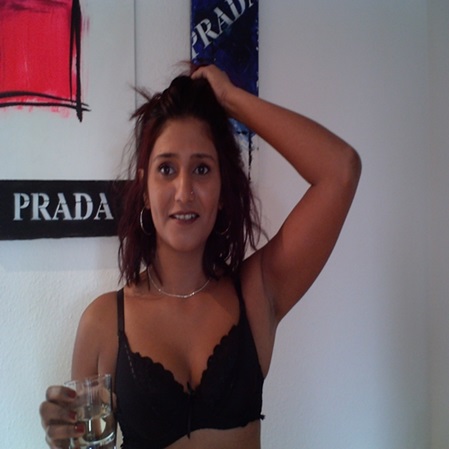 Geile Bi Schlampe treibt es mit Männern und Frauen beim Live cam Sex